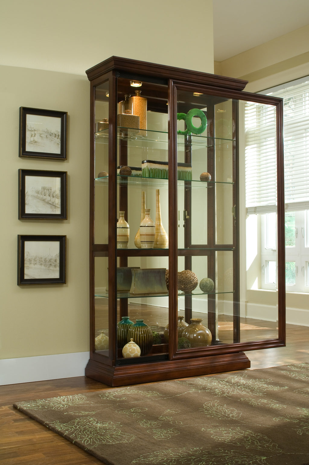 LONDON DISPLAY CABINET