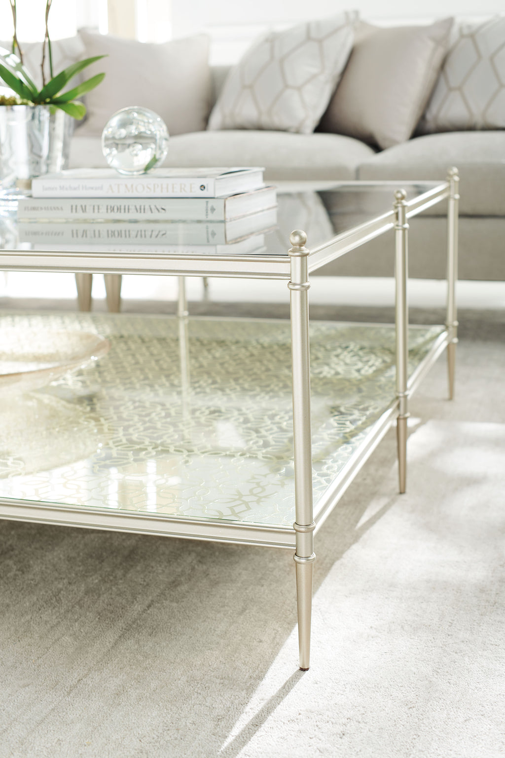 CARMINE COCKTAIL TABLE
