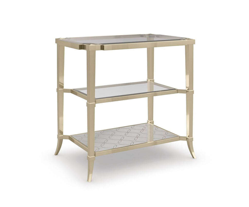 NICOLE 
END TABLE