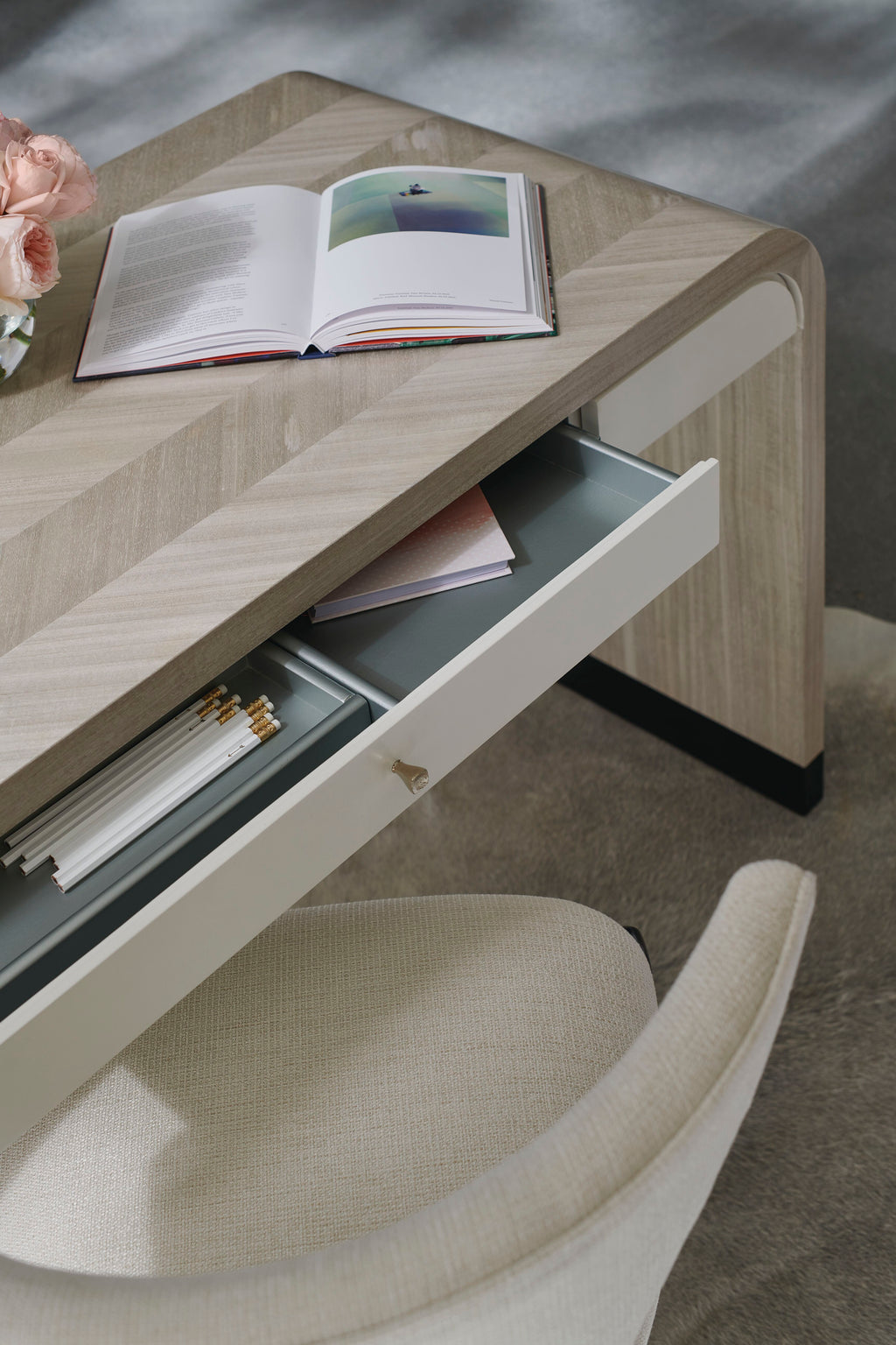 BELGES CHAIR