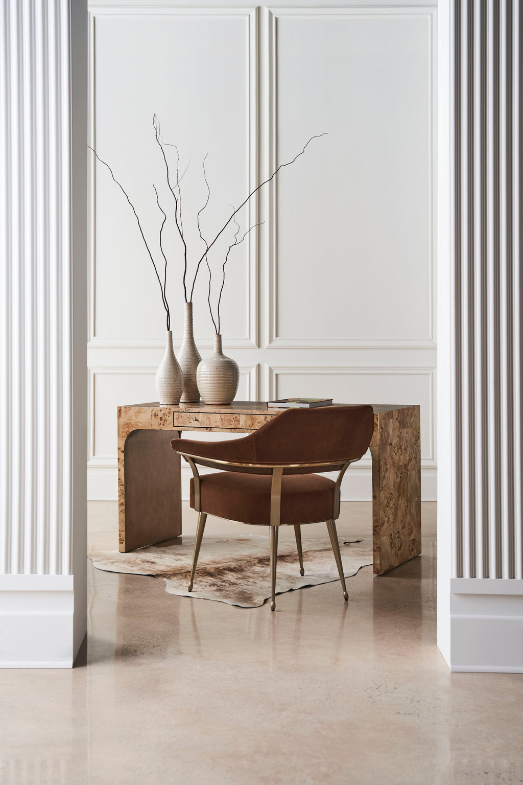 LOYD  CHAIR