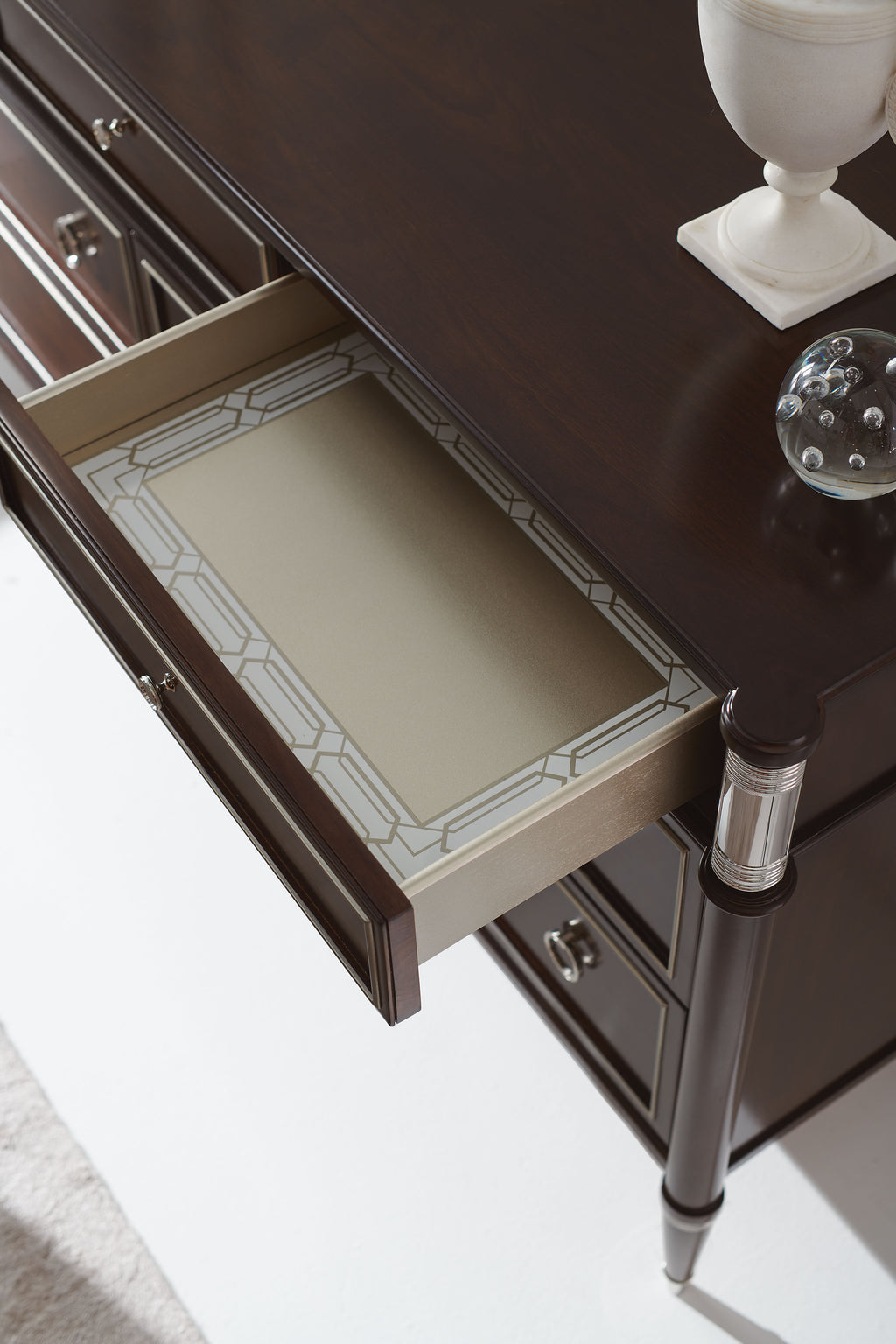 HERITAGE DRESSER