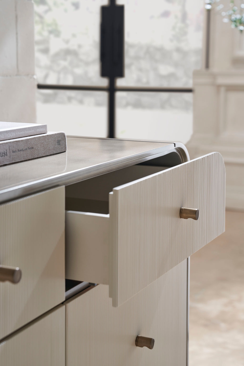 APULIA DRESSER
