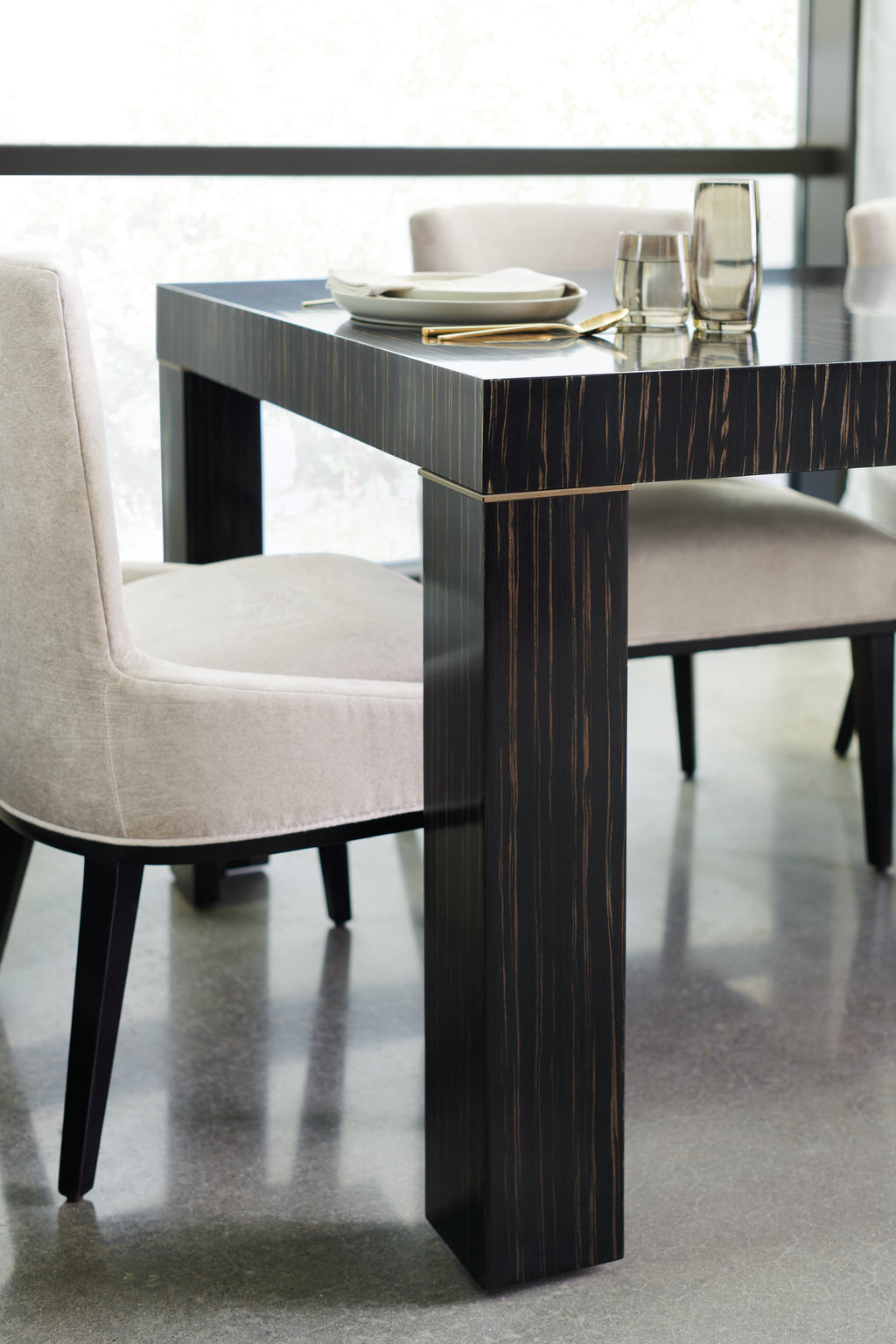 ENEA TABLE