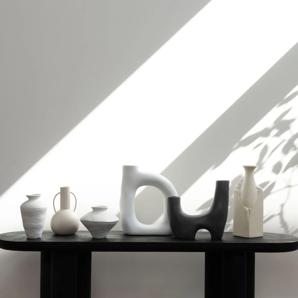NEIL VASE