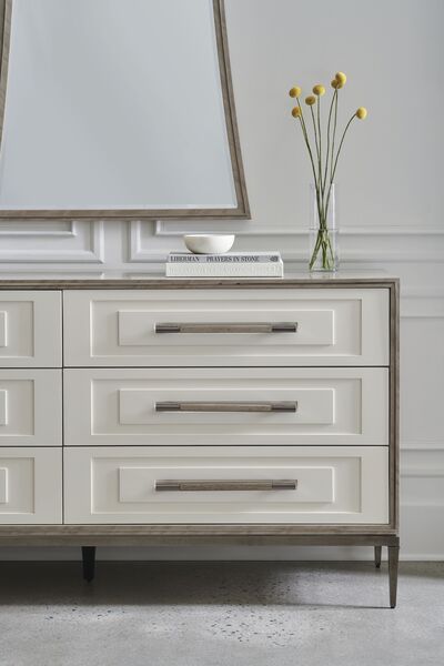 MUSCAT DRESSER