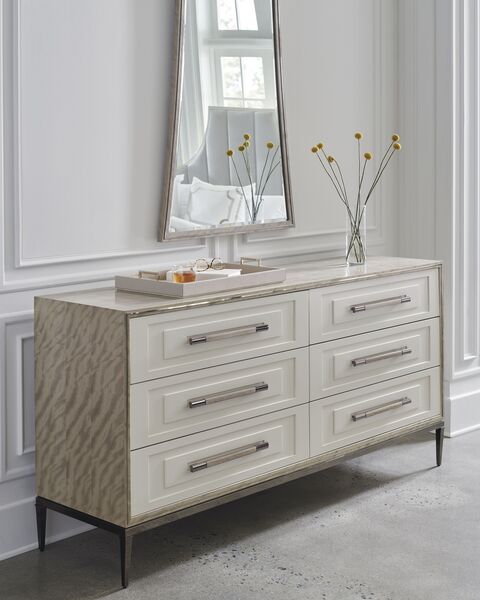 MUSCAT DRESSER